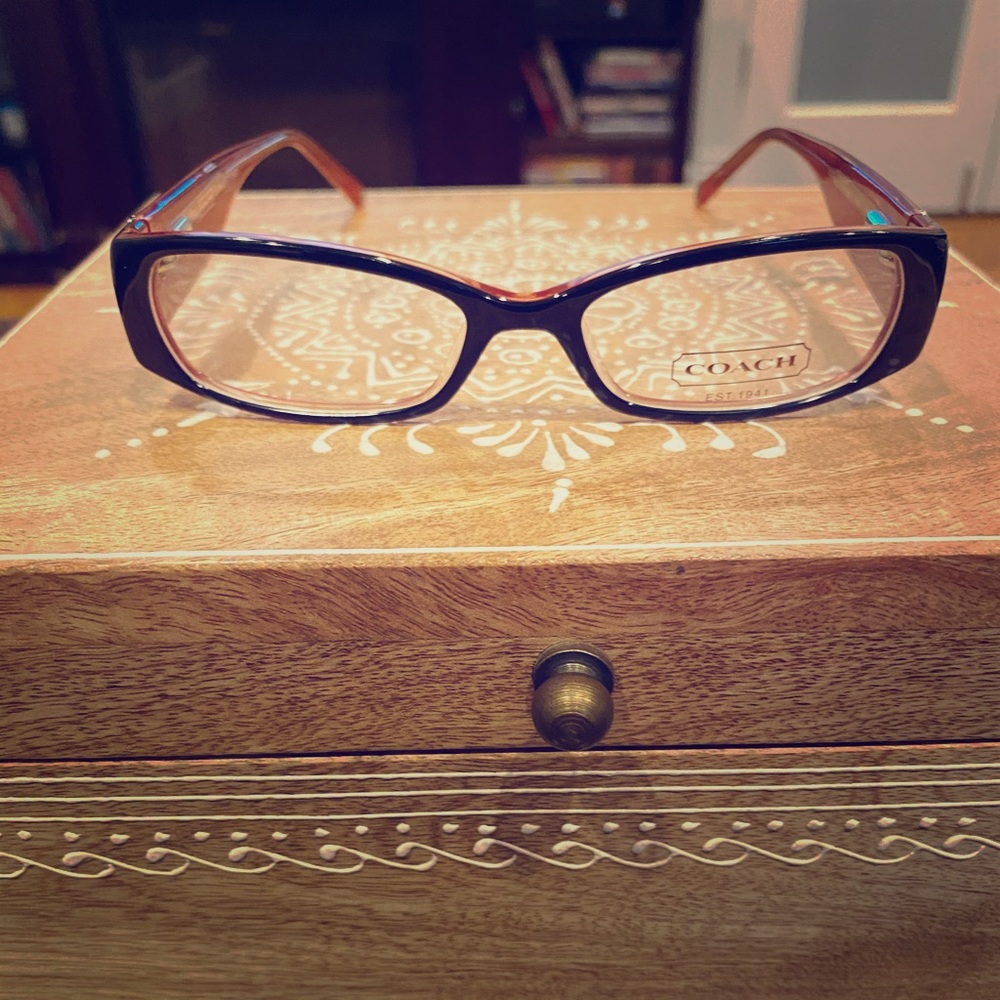 Eye glass gram
